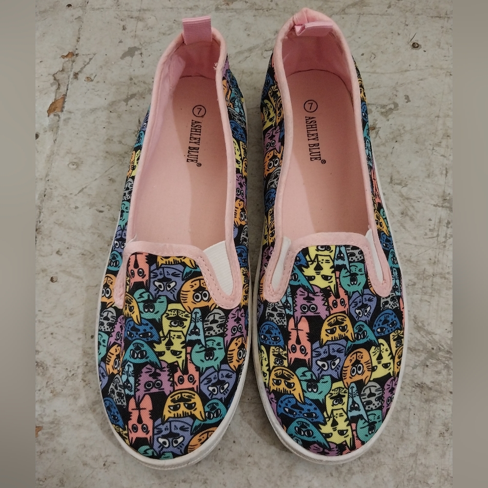 Ashley Blue Colorful Cat Print Slip-On Shoes